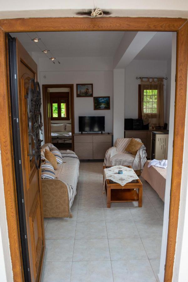Efi'S Guest House Áyios Dhimítrios Extérieur photo