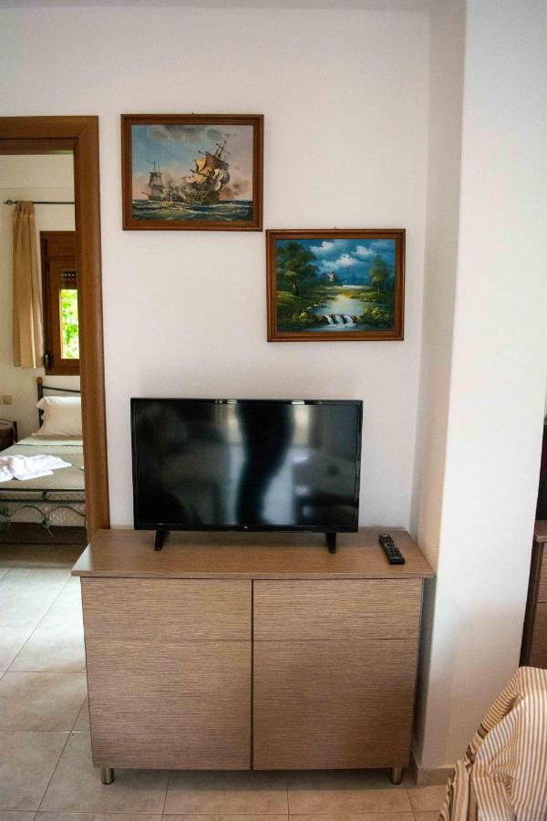Efi'S Guest House Áyios Dhimítrios Extérieur photo